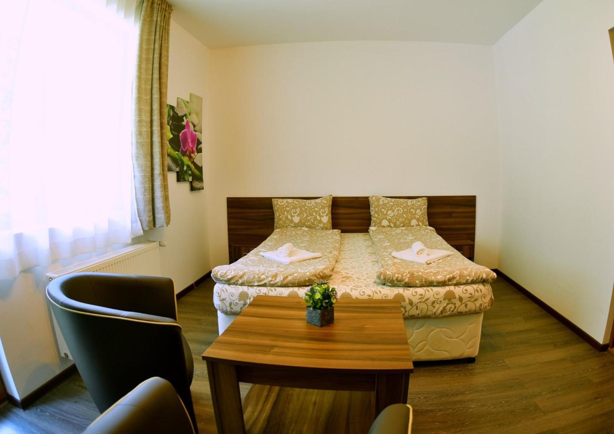 Рибарникъ Hotel Brŭshlyan Eksteriør billede